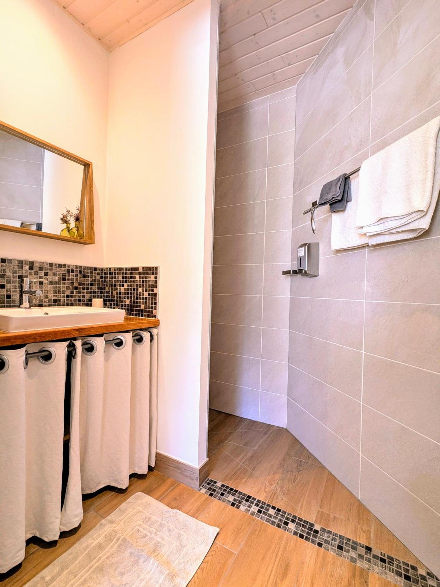 Villa Font Vive - Chambres d'hôtes avec Cuisine et calme absolu ! Grospierres Extérieur photo